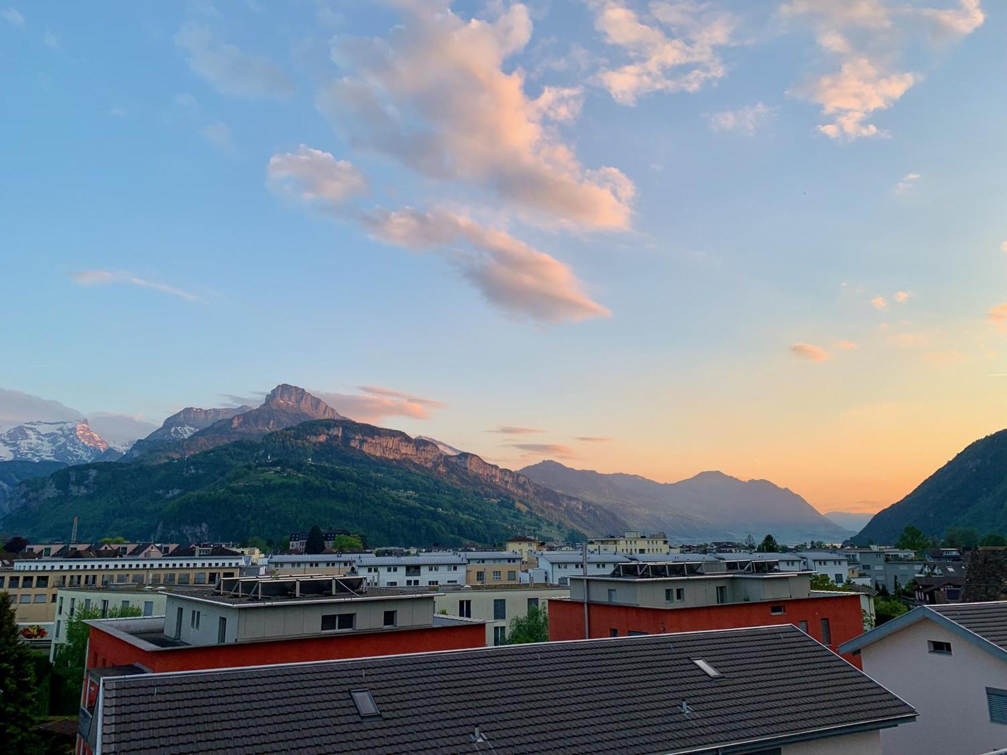 Luna O Mountainview O Pizzaoven Brunnen Exterior photo
