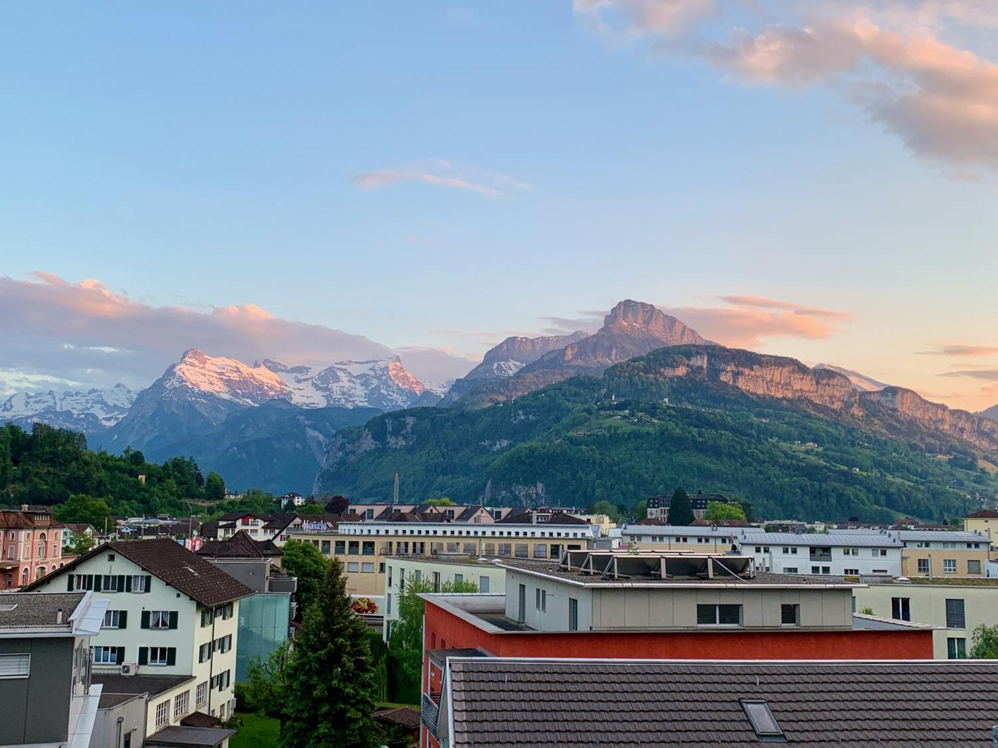 Luna O Mountainview O Pizzaoven Brunnen Exterior photo